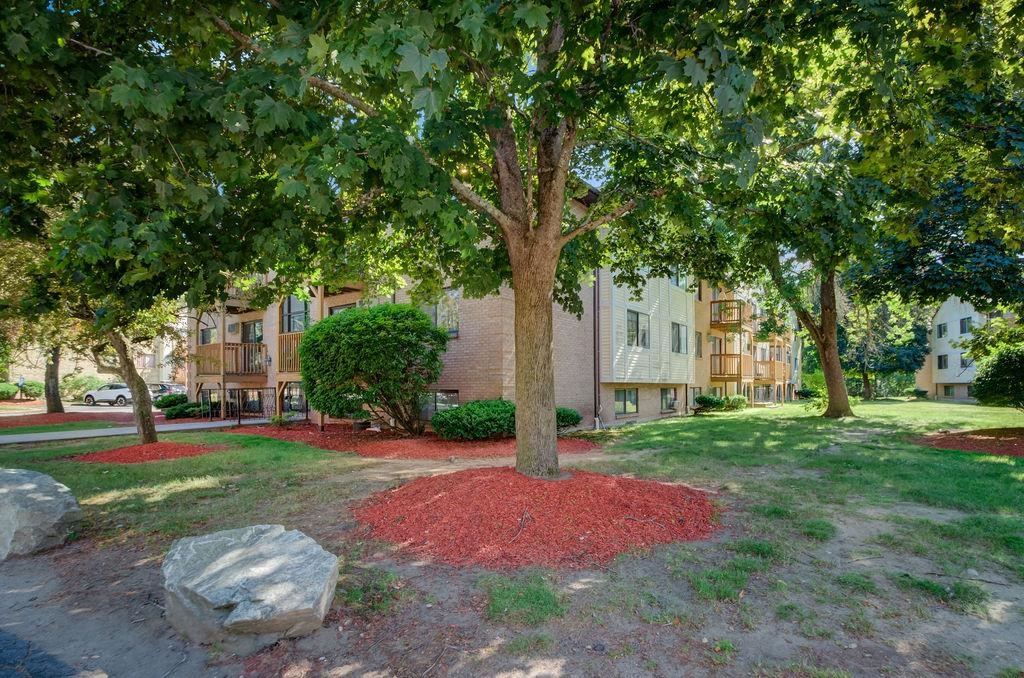 5 Lancelot Court Unit: 2