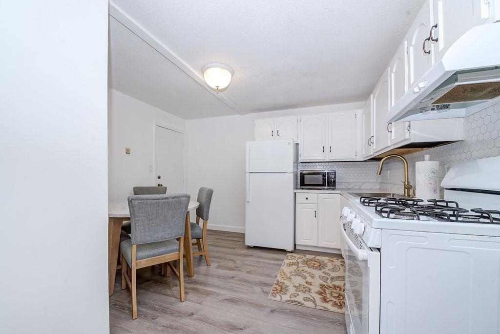5 Lancelot Court Unit: 2