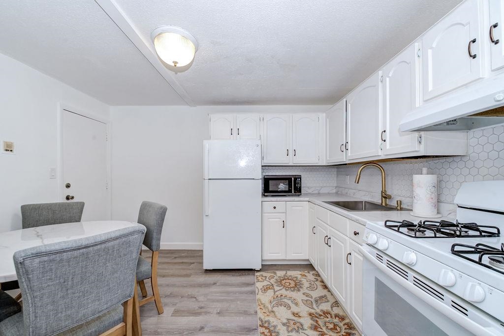 5 Lancelot Court Unit: 2