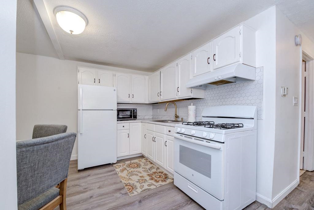 5 Lancelot Court Unit: 2