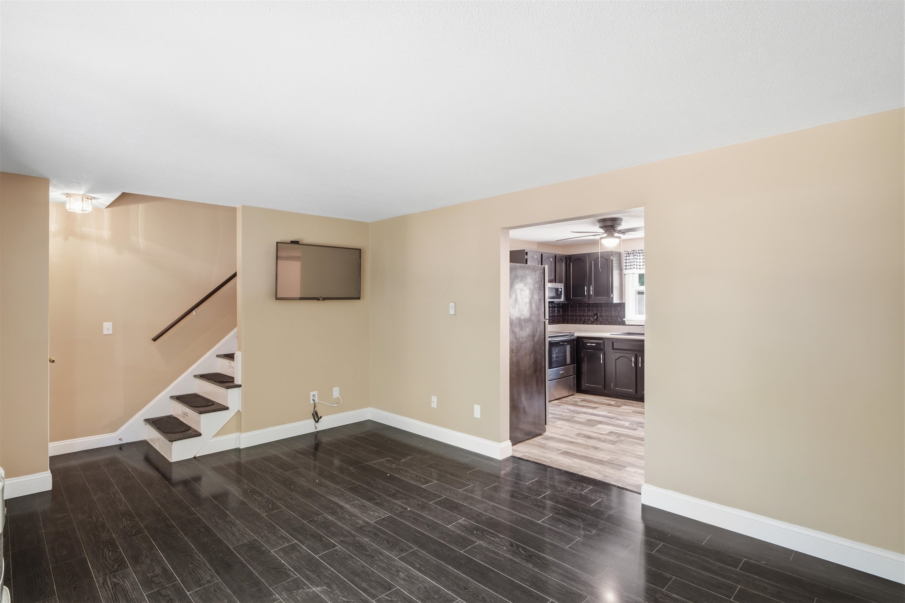 9 Midridge Circle