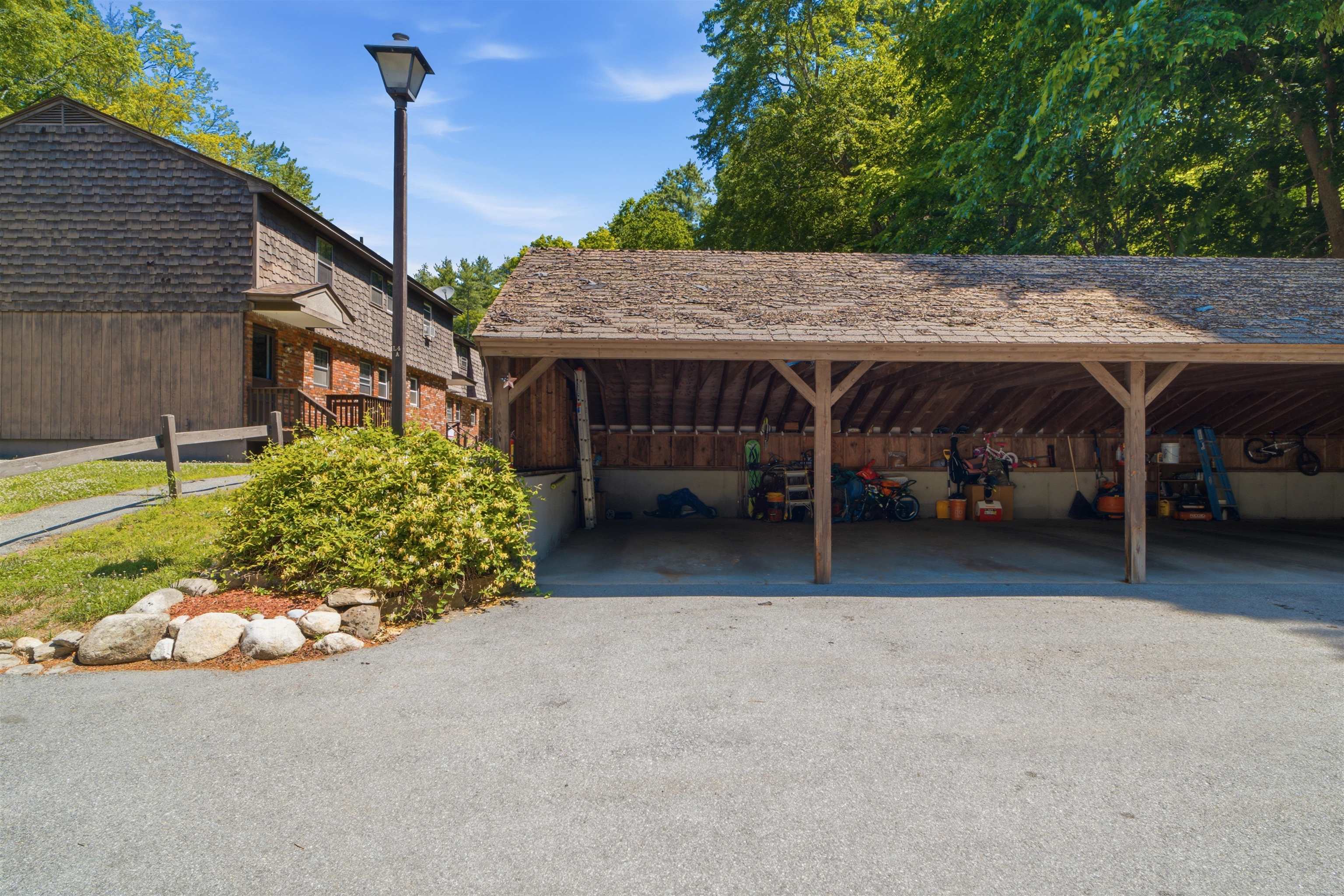 9 Midridge Circle