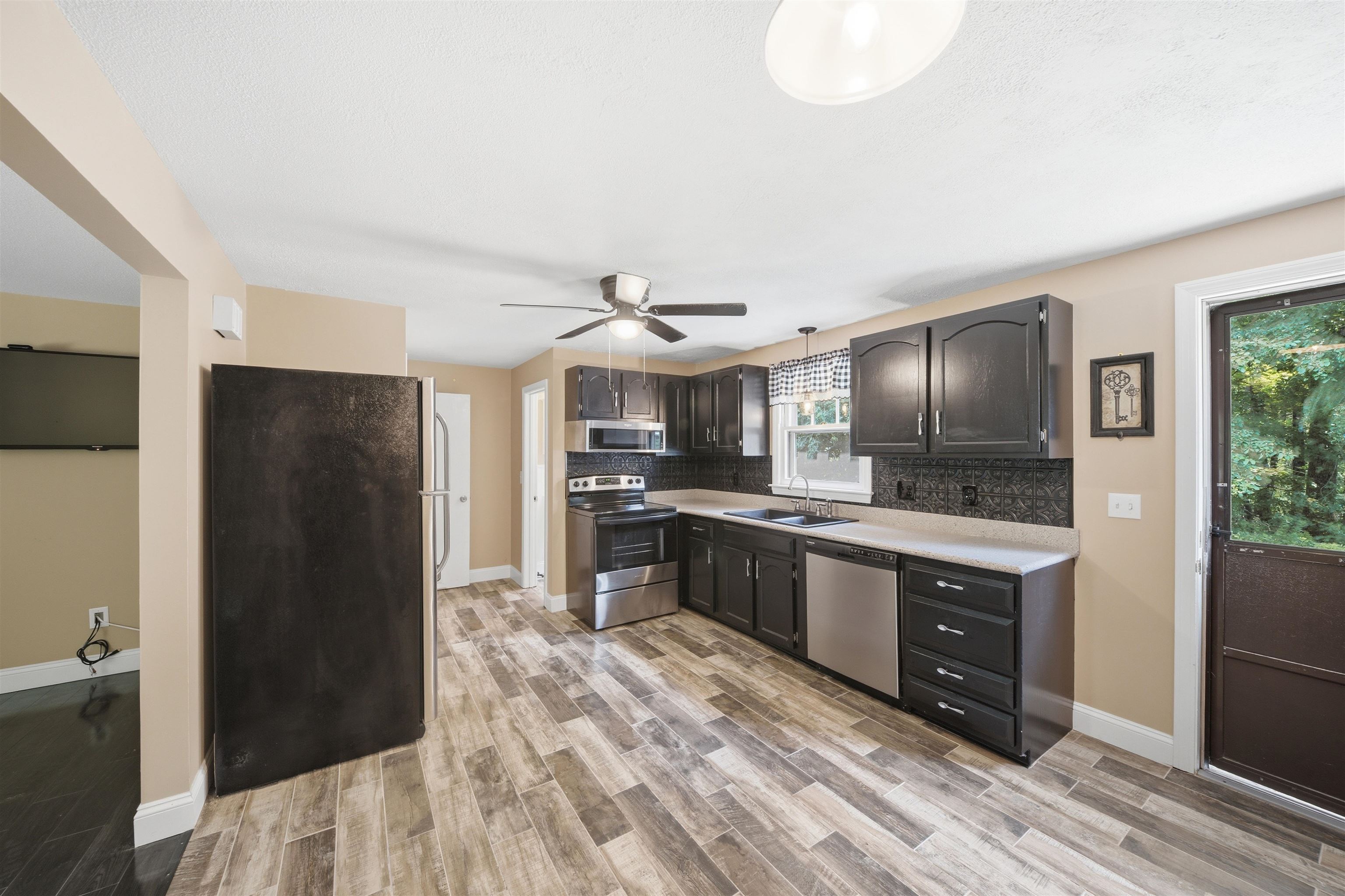 9 Midridge Circle