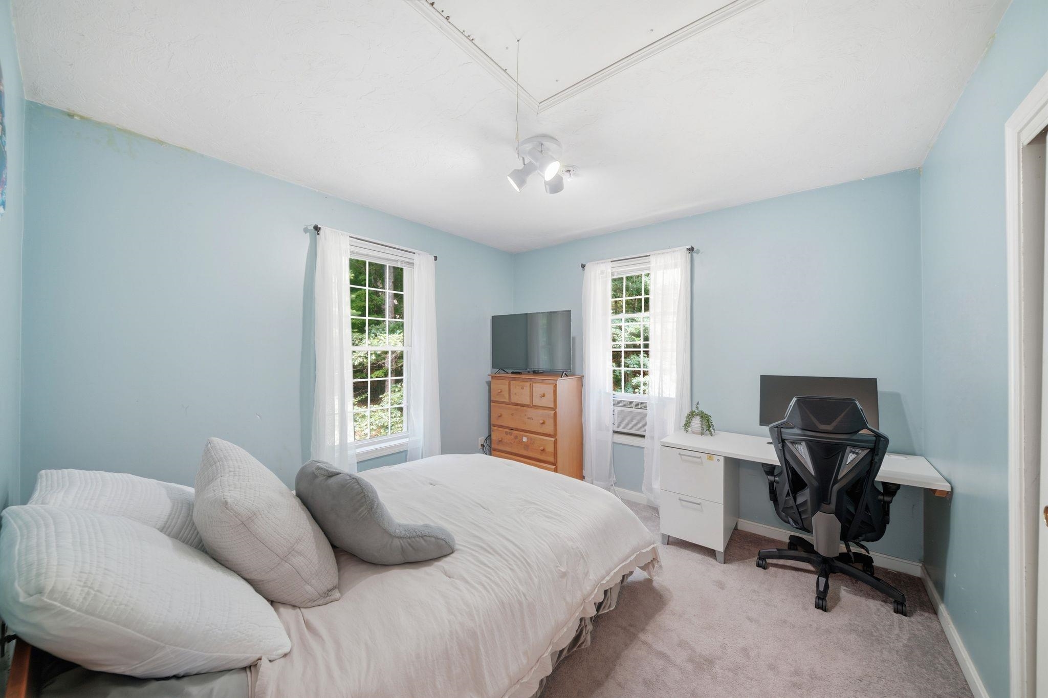 4 Longmeadow Road