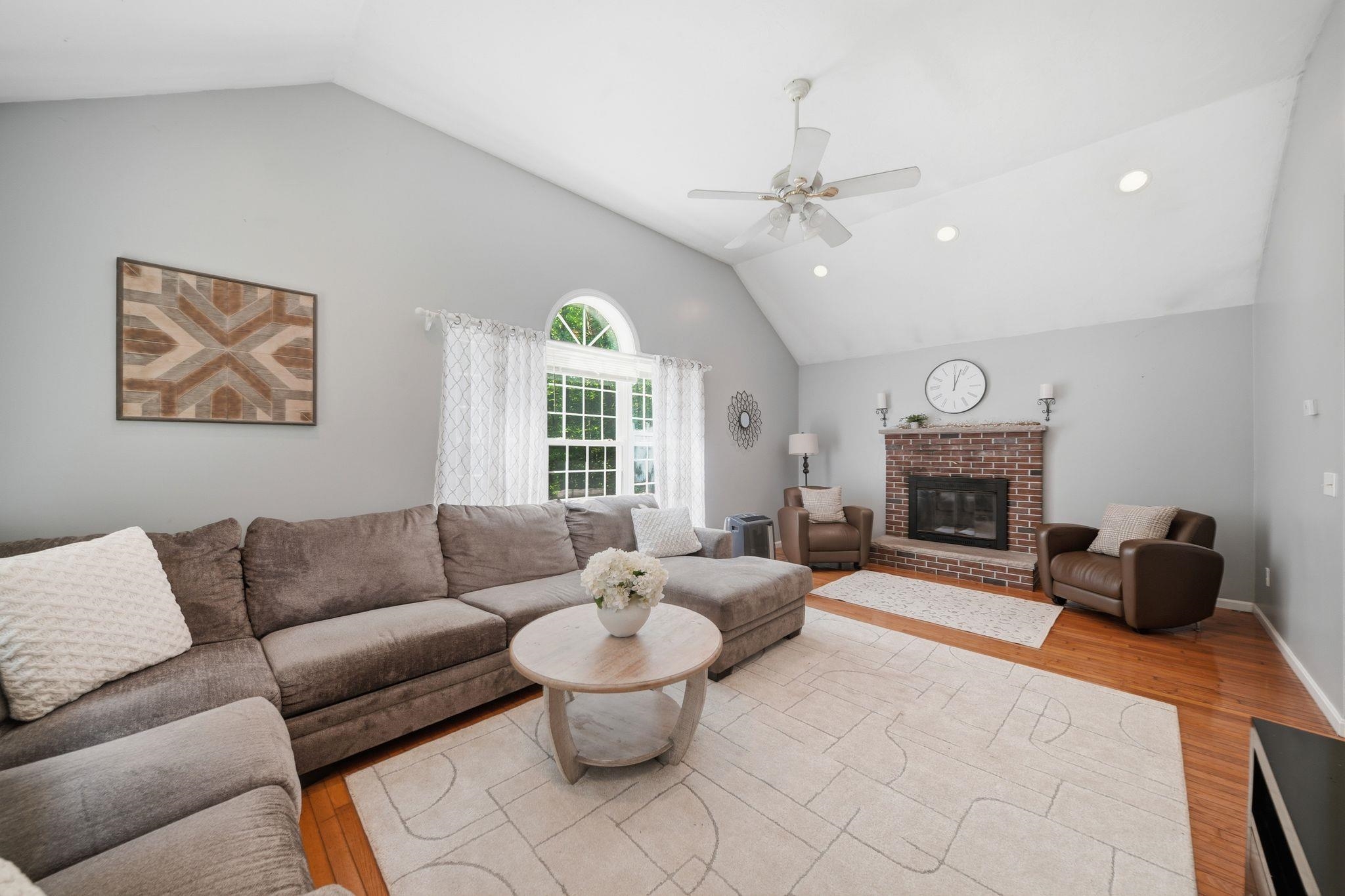 4 Longmeadow Road