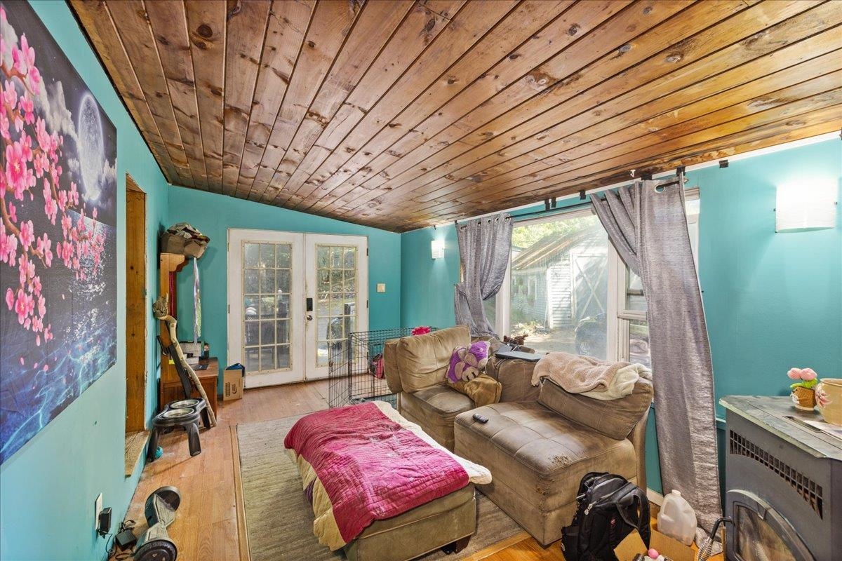 202 Forest Road