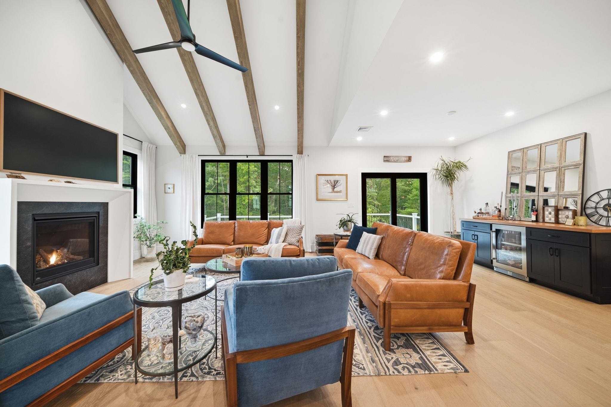 33 Trails Edge Road