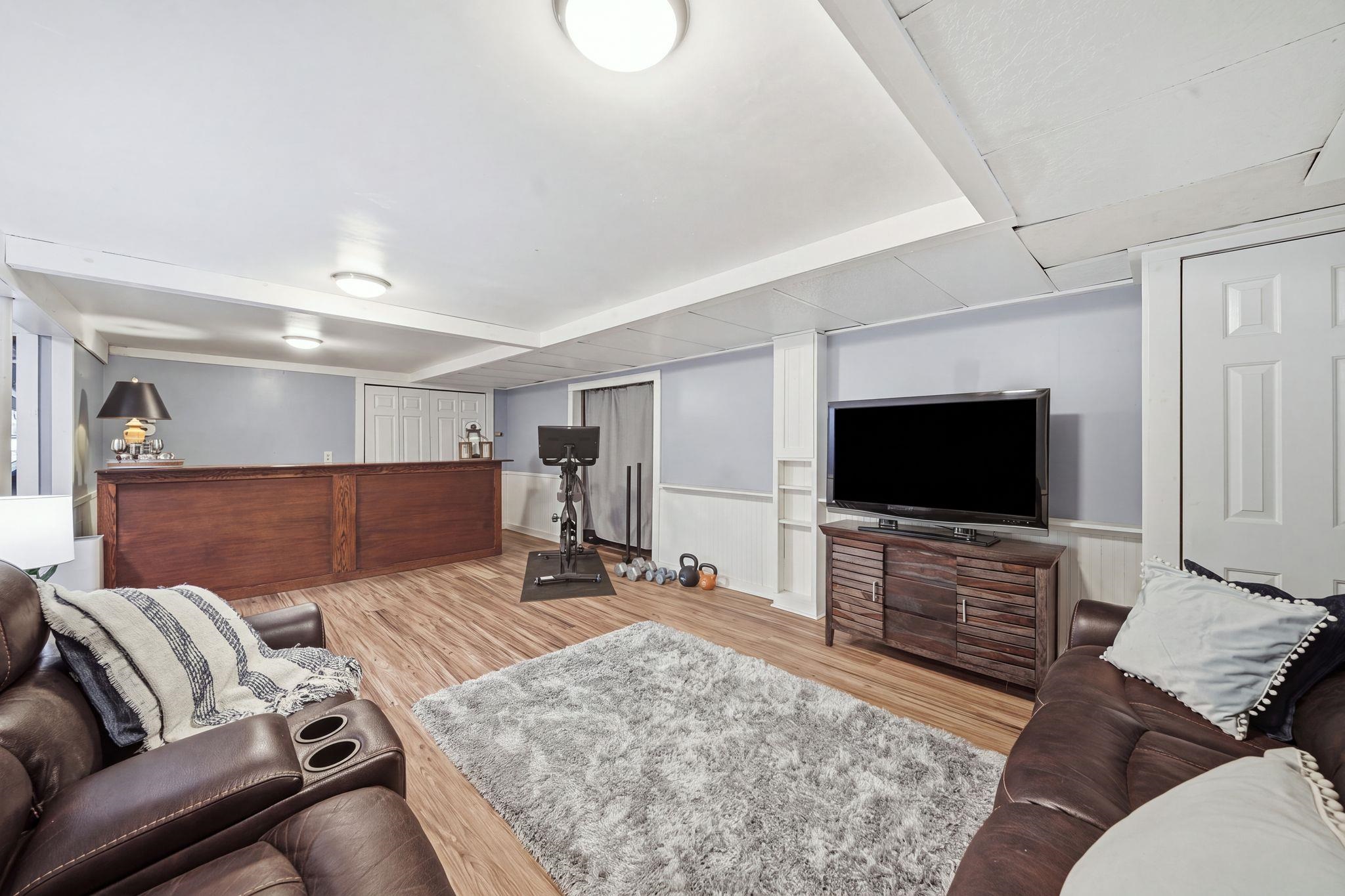 18 Maple Avenue
