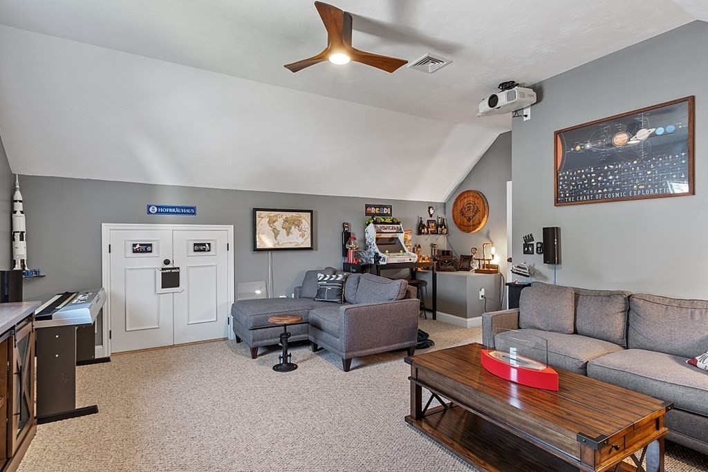 11 Hampton Circle # 11