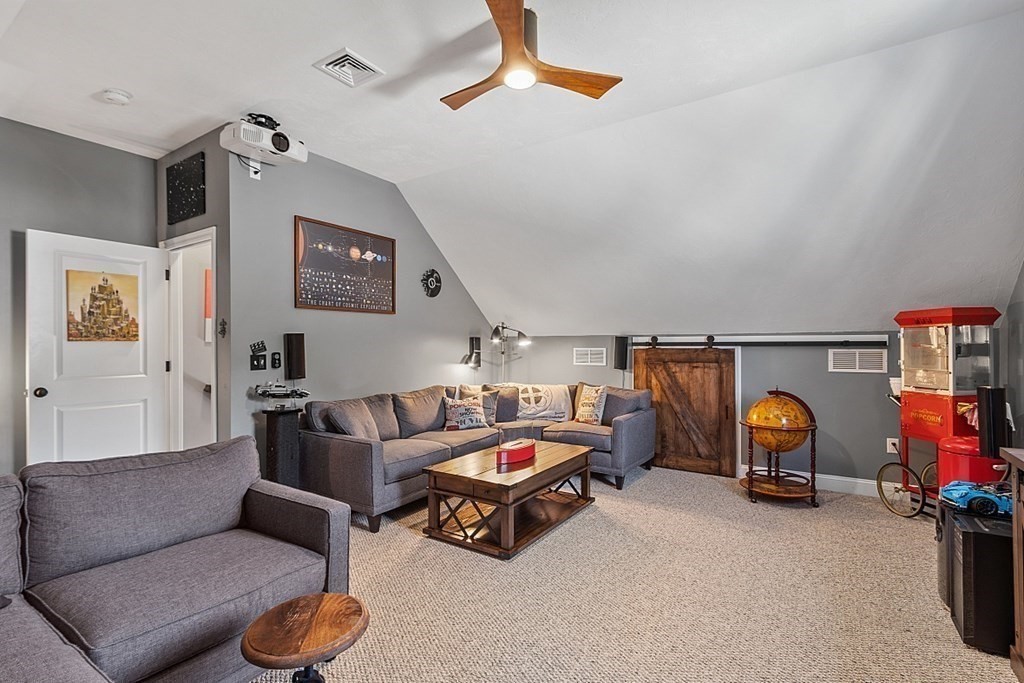 11 Hampton Circle # 11