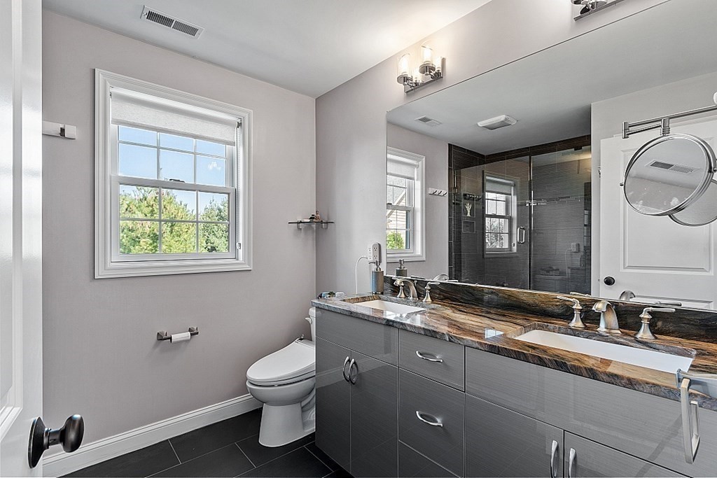 11 Hampton Circle # 11