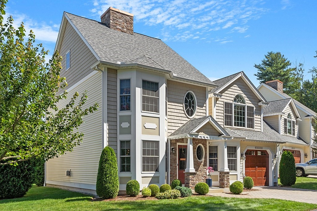 11 Hampton Circle # 11