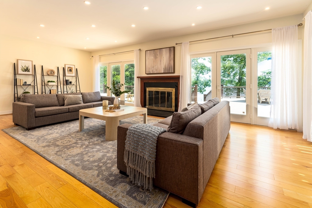 38 Woodvue Rd