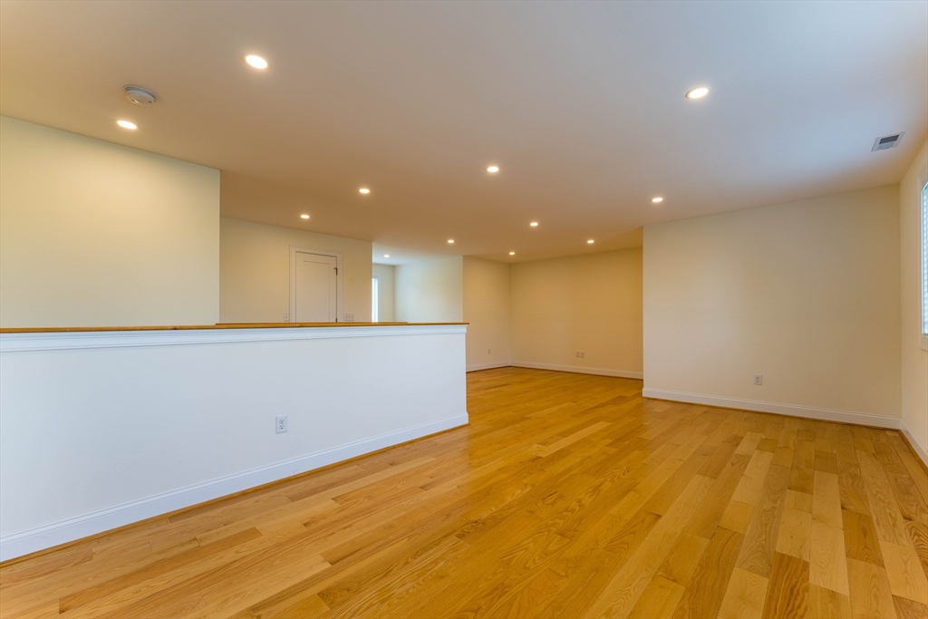 38 Woodvue Rd
