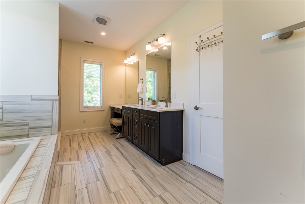 38 Woodvue Rd