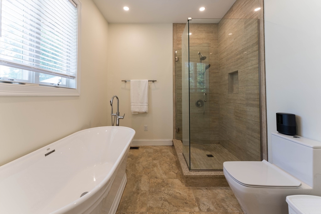 38 Woodvue Rd