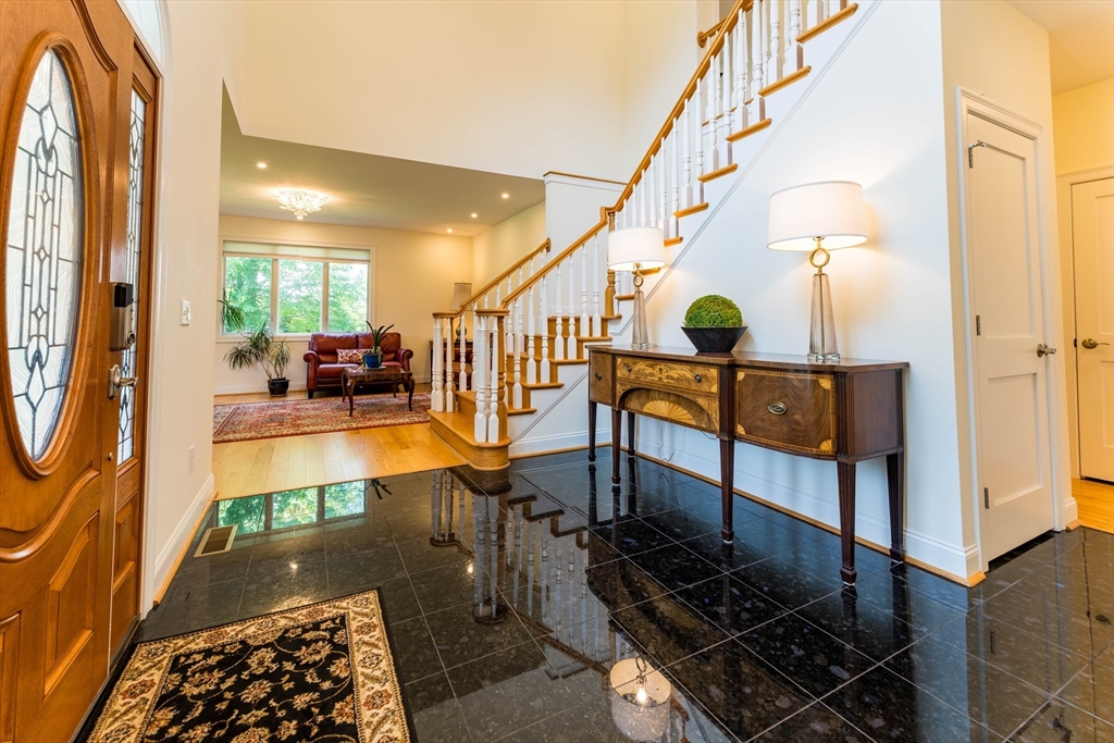38 Woodvue Rd