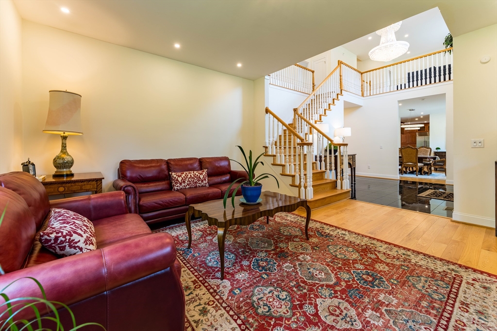 38 Woodvue Rd