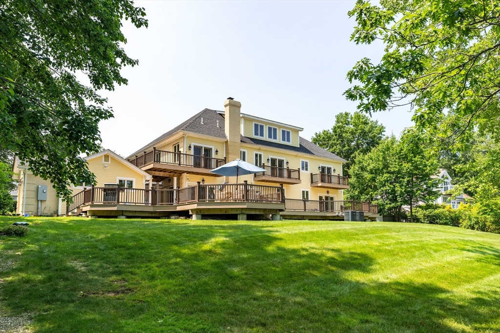 38 Woodvue Rd