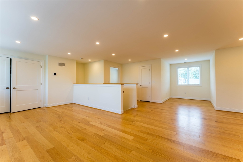 38 Woodvue Rd