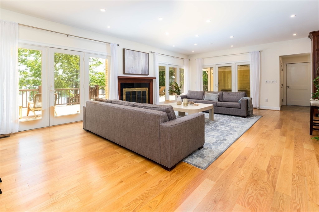 38 Woodvue Rd