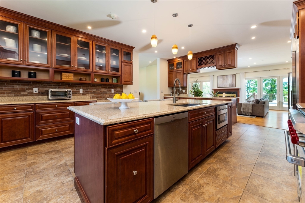 38 Woodvue Rd