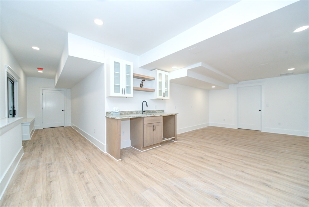 42 Bingham Rd