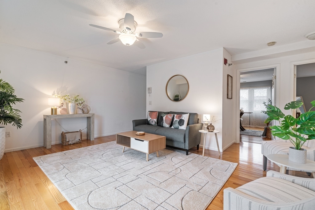 94 Tennis Plaza Rd # 5