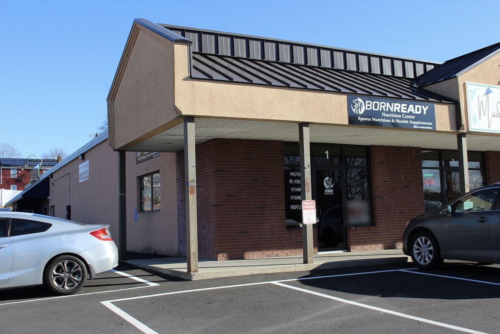 1111 Riverside Dr # 1