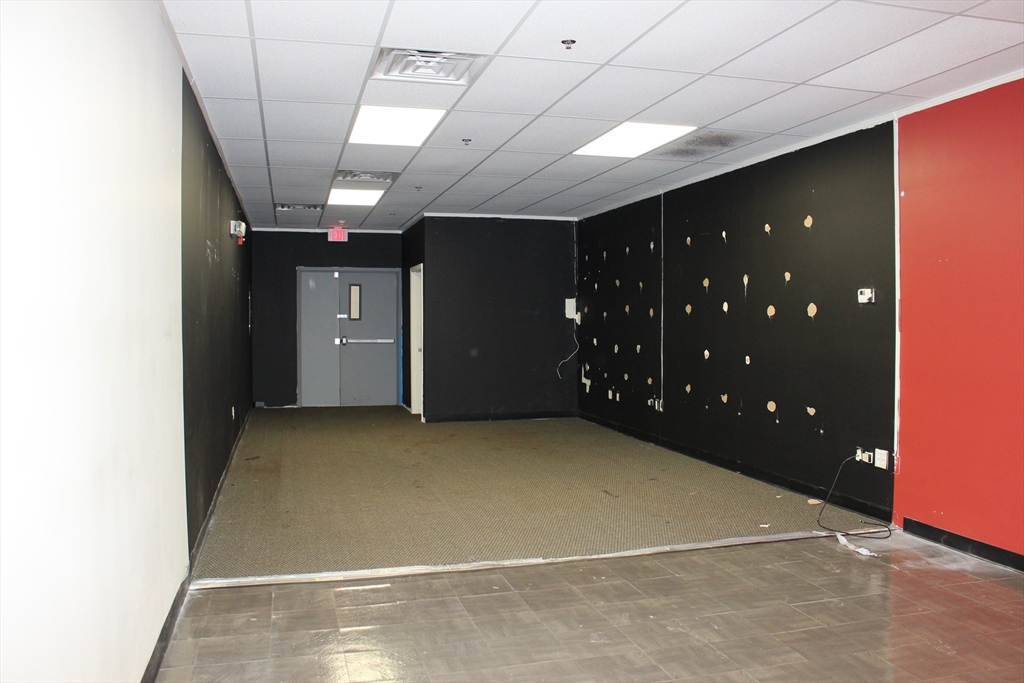 1111 Riverside Dr # 1