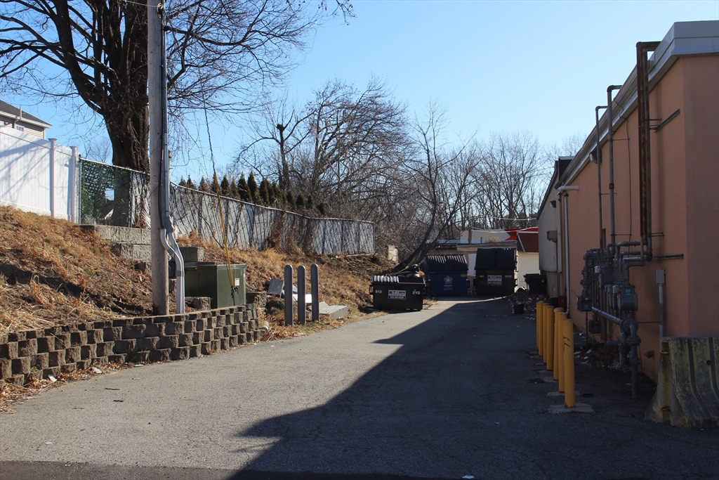 1111 Riverside Dr # 1