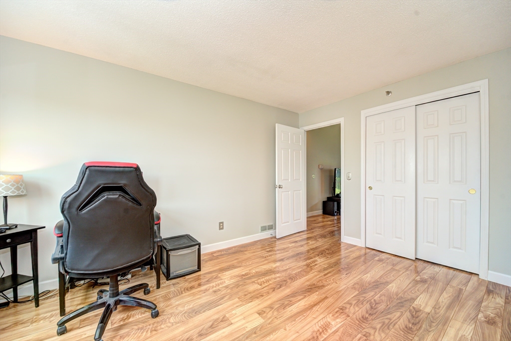 94 Tennis Plaza Rd # 18