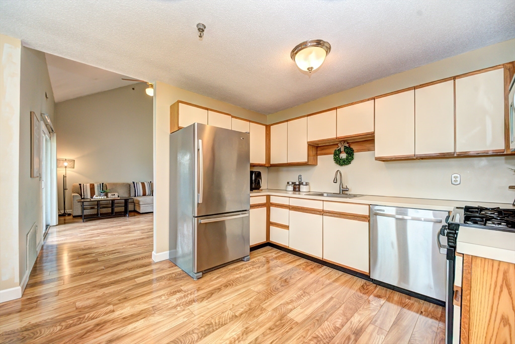 94 Tennis Plaza Rd # 18