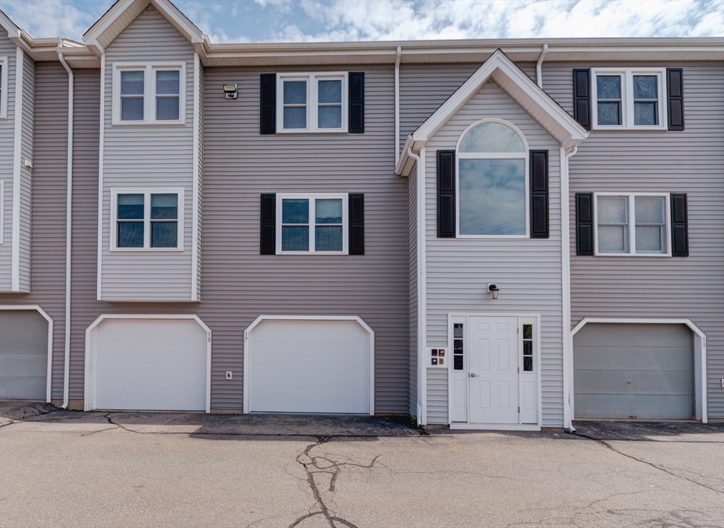 94 Tennis Plaza Rd # 18