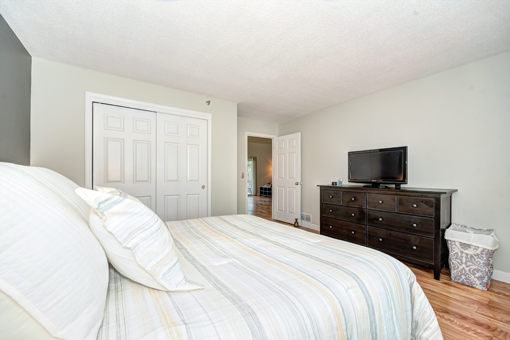 94 Tennis Plaza Rd # 18