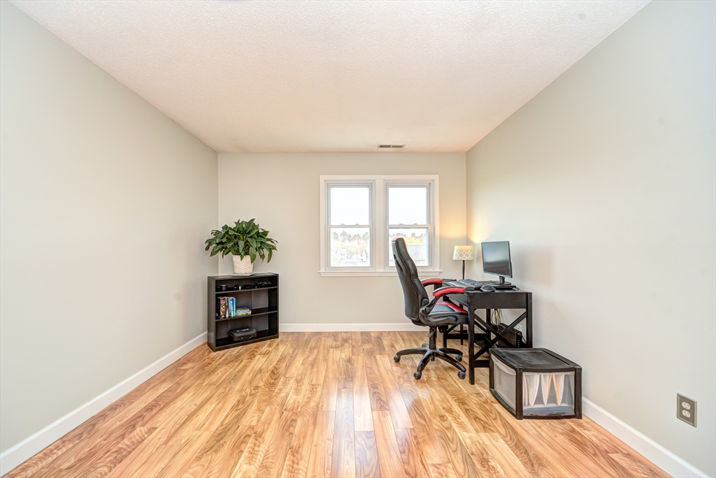 94 Tennis Plaza Rd # 18