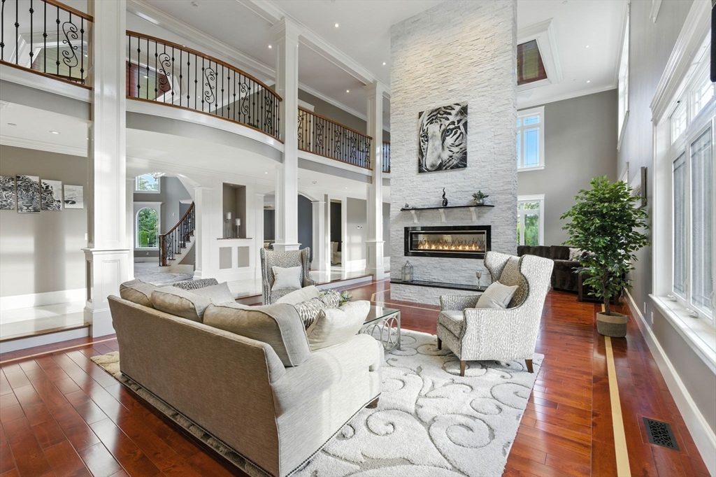 11 Sophia Dr