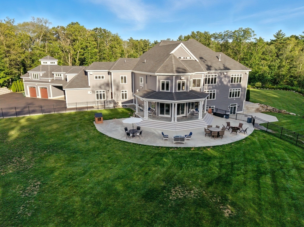 11 Sophia Dr