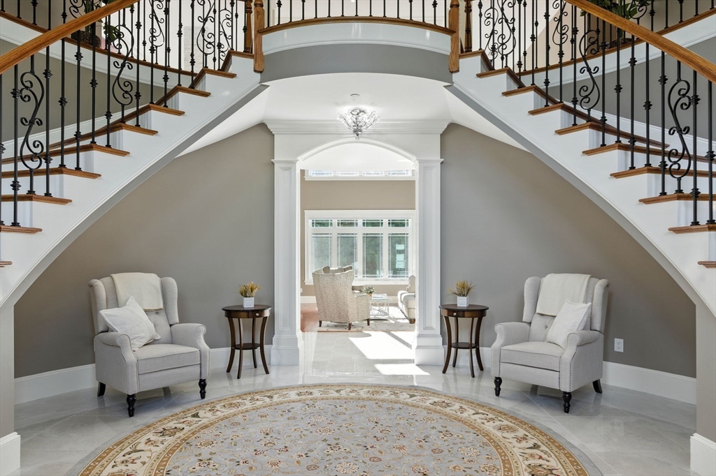11 Sophia Dr