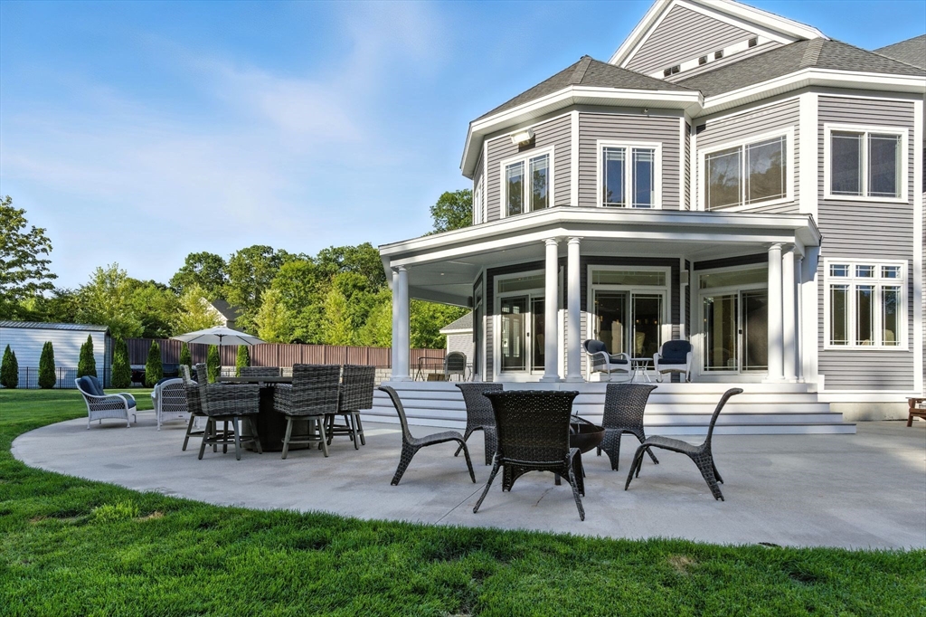 11 Sophia Dr