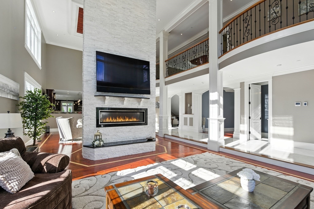 11 Sophia Dr