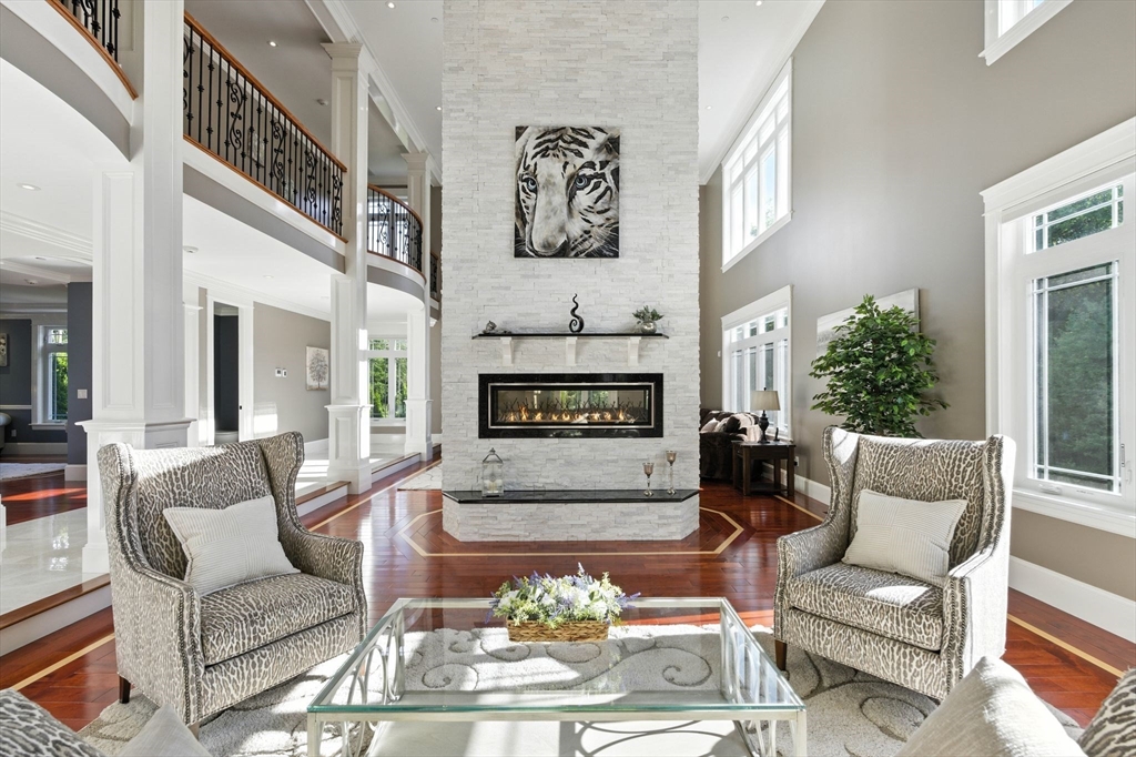 11 Sophia Dr