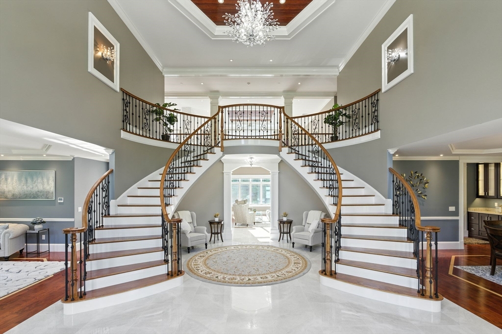 11 Sophia Dr