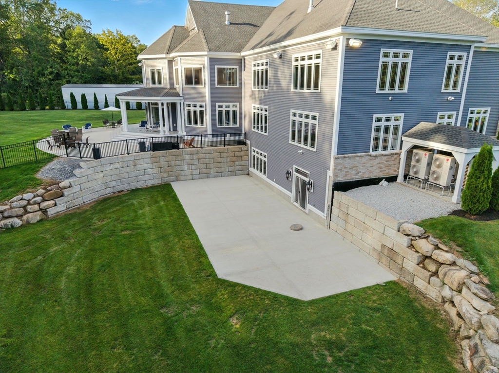 11 Sophia Dr