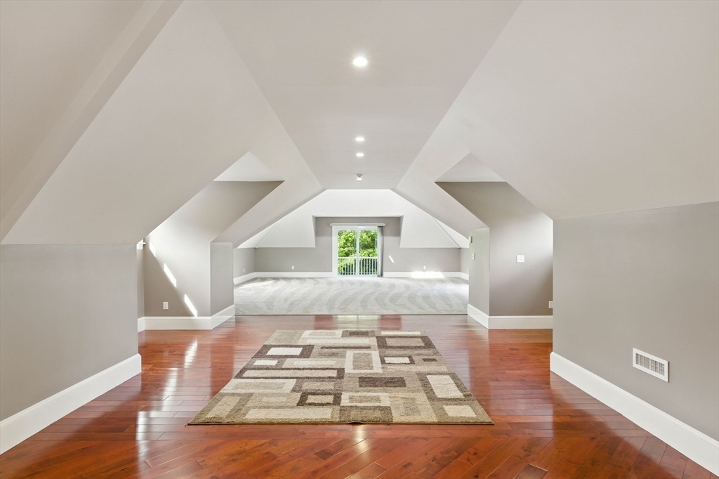 11 Sophia Dr