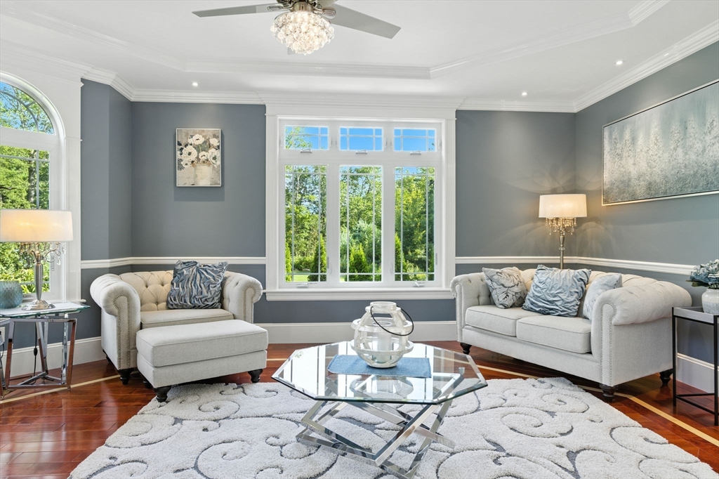 11 Sophia Dr