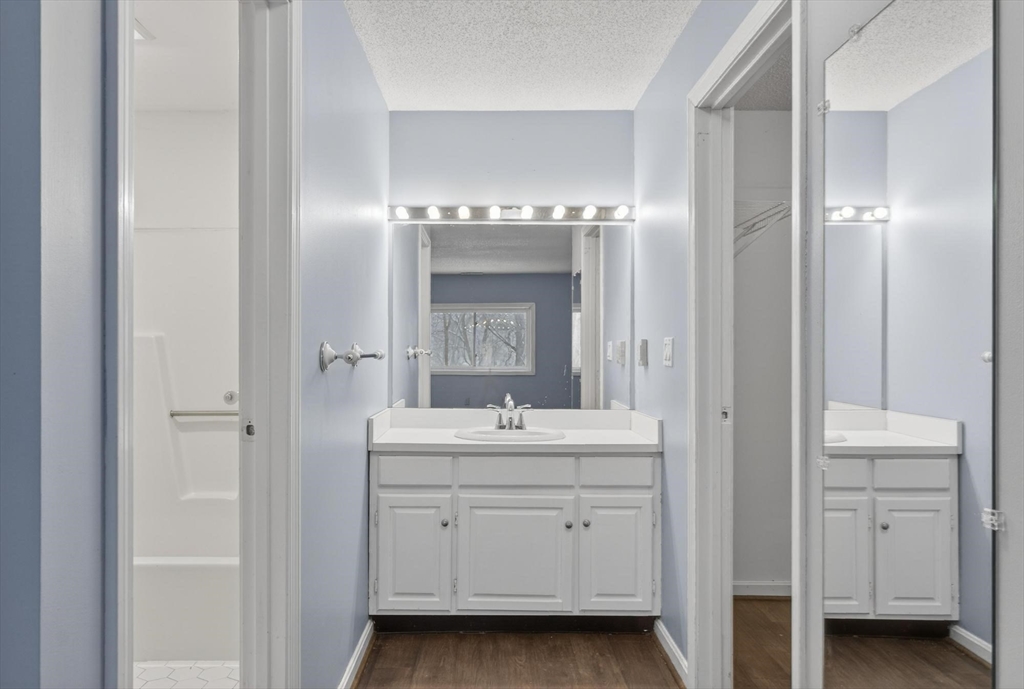 500 Colonial Dr # 5