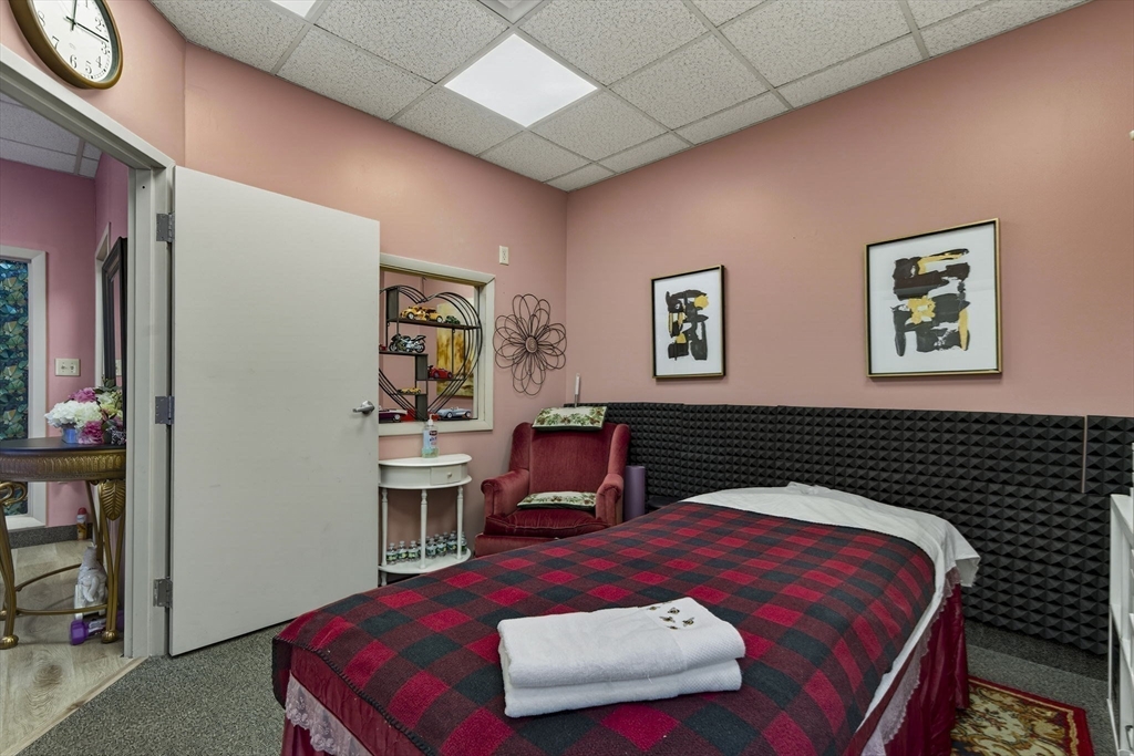 451 Andover St # 150