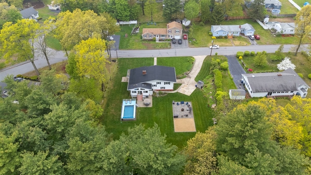 36 Fanning Ave