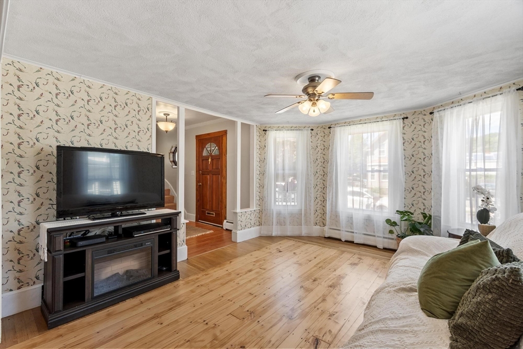 20 Conomo Ave